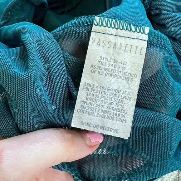 VINTAGE Lace High-Cut Bodysuit - Picture 4 of 9